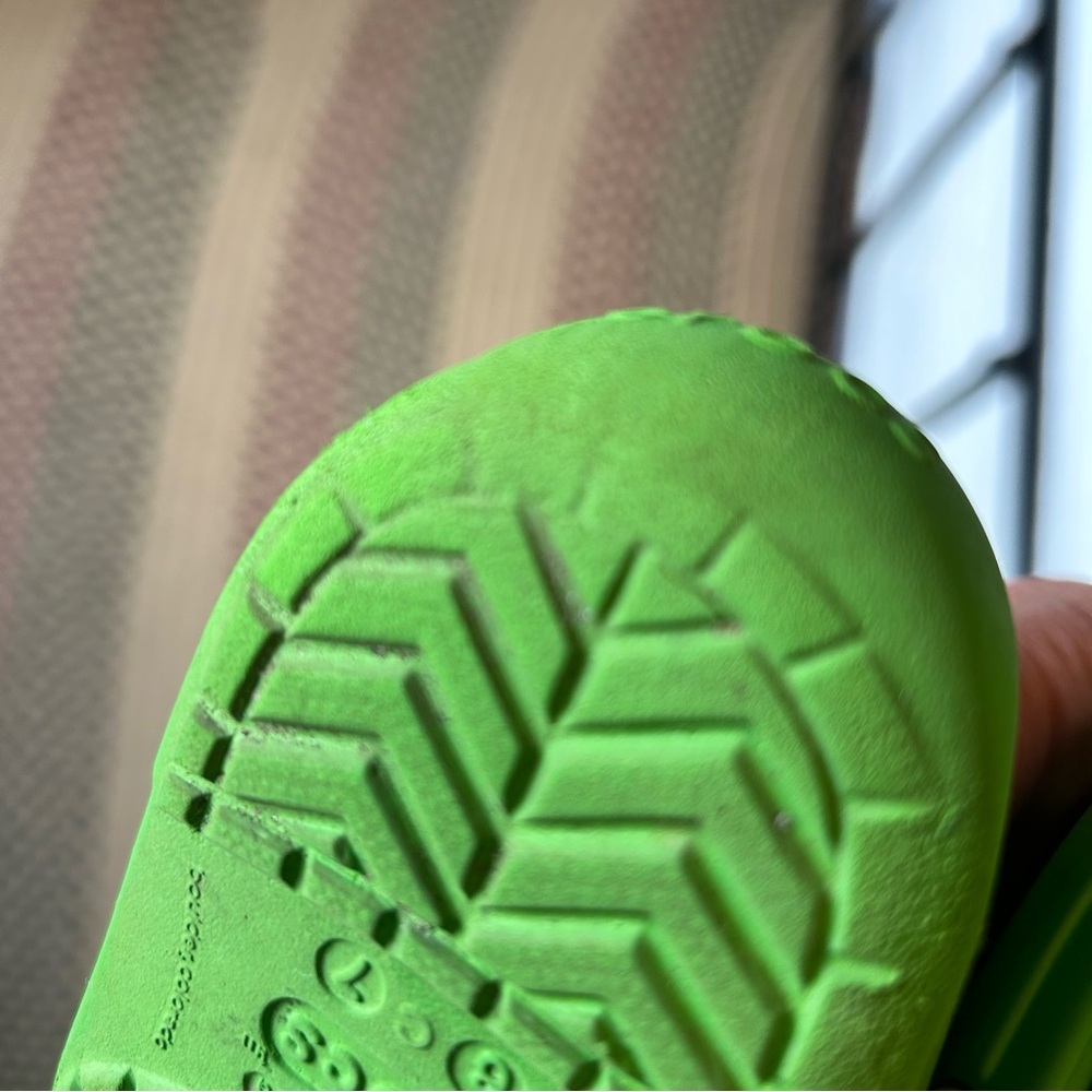 CROCS Maryjane Thong Child’s Sandals. Size 6/7. - Picture 3 of 8